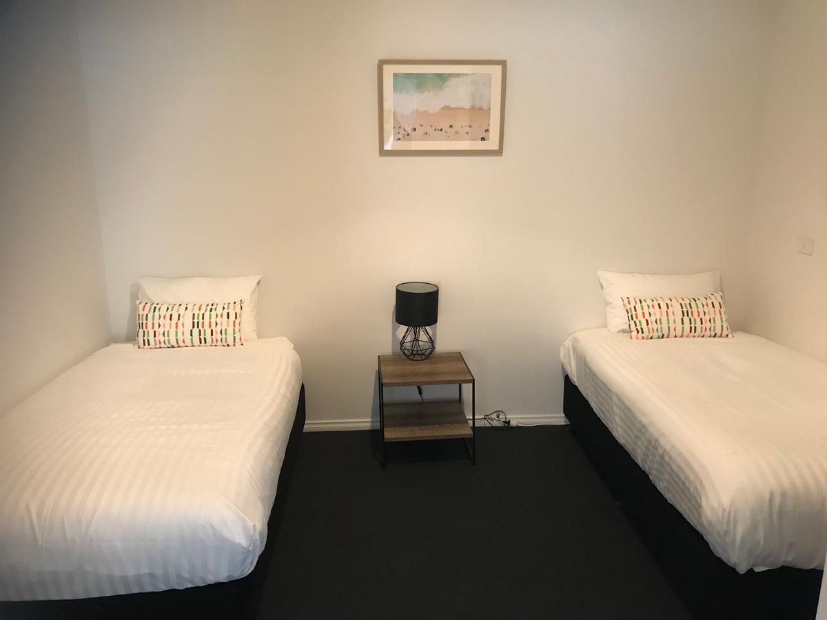Penguin Seaside Motel Kültér fotó